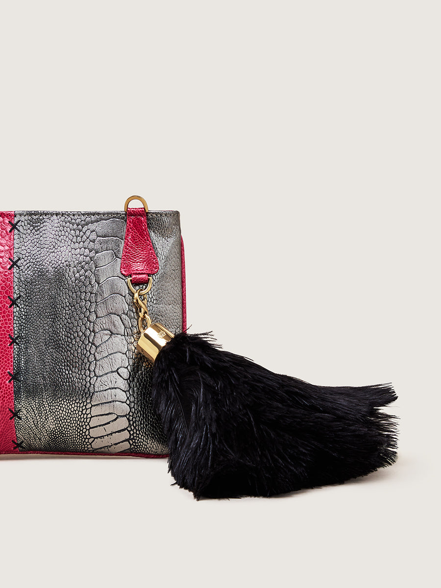 Okapi Clip on Feather Black