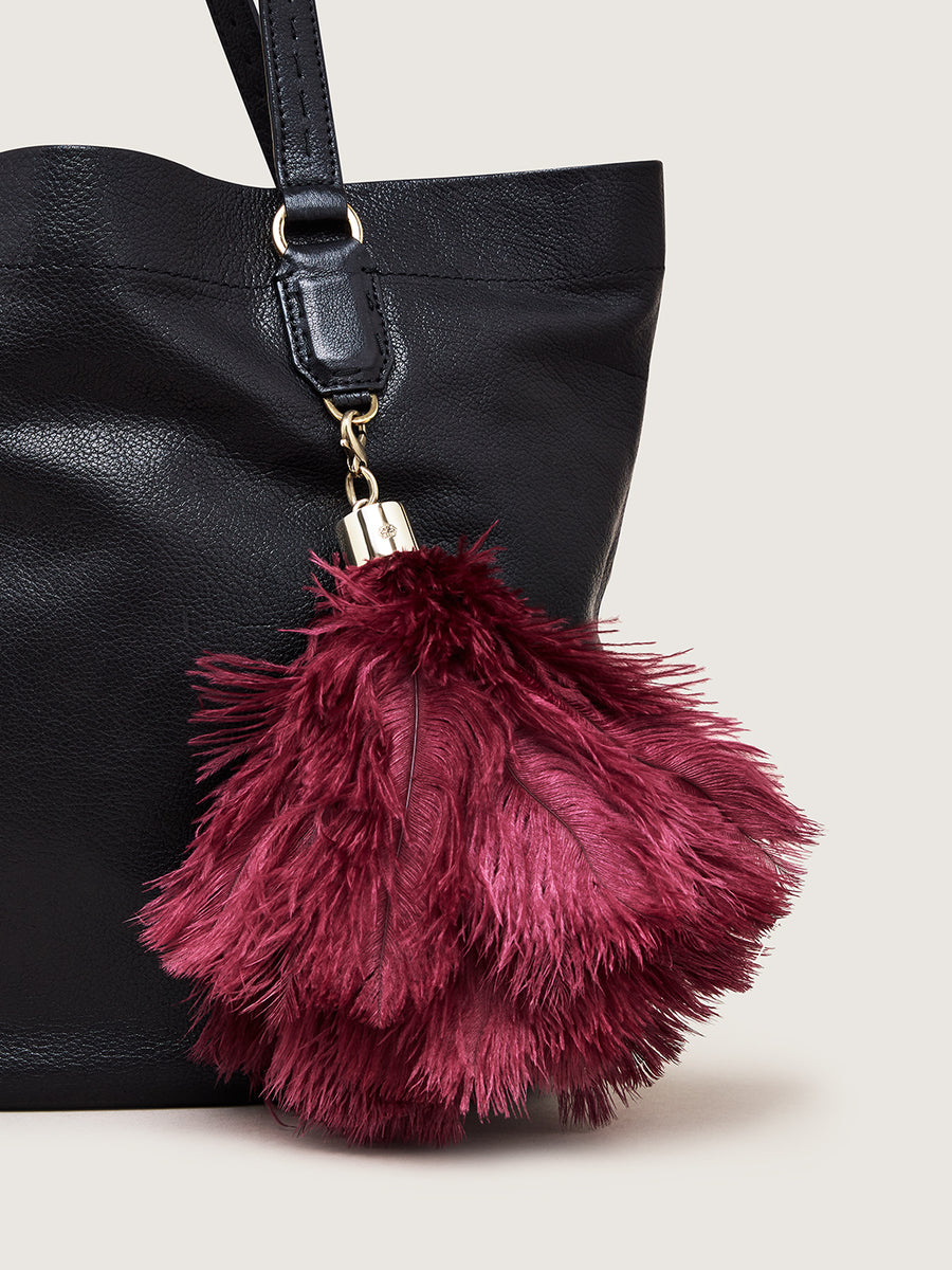 Okapi Clip on Feather Bordeaux