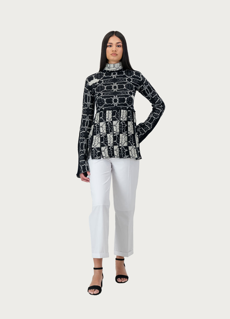 Bull Motif Top Black And White