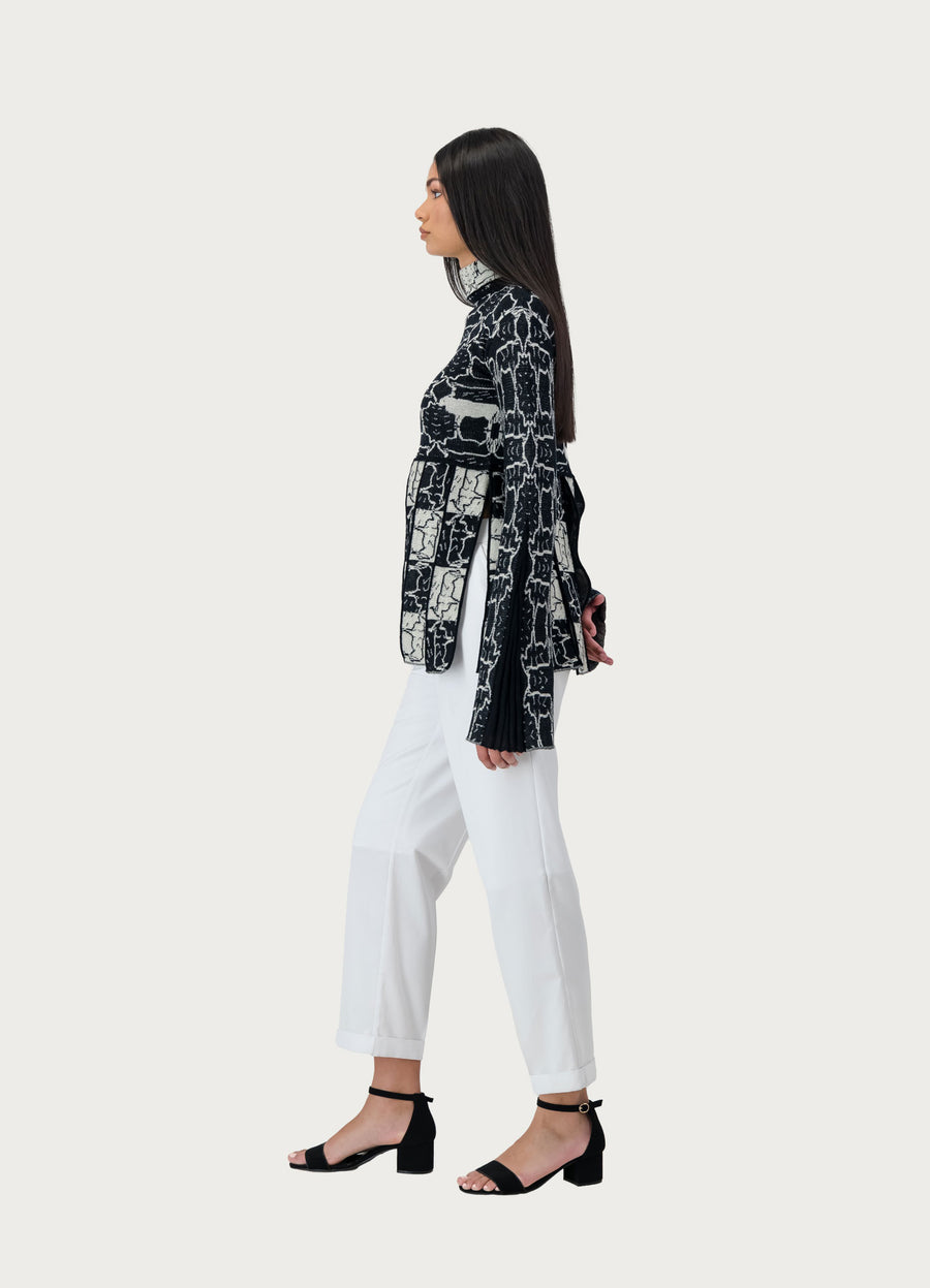 Bull Motif Top Black And White