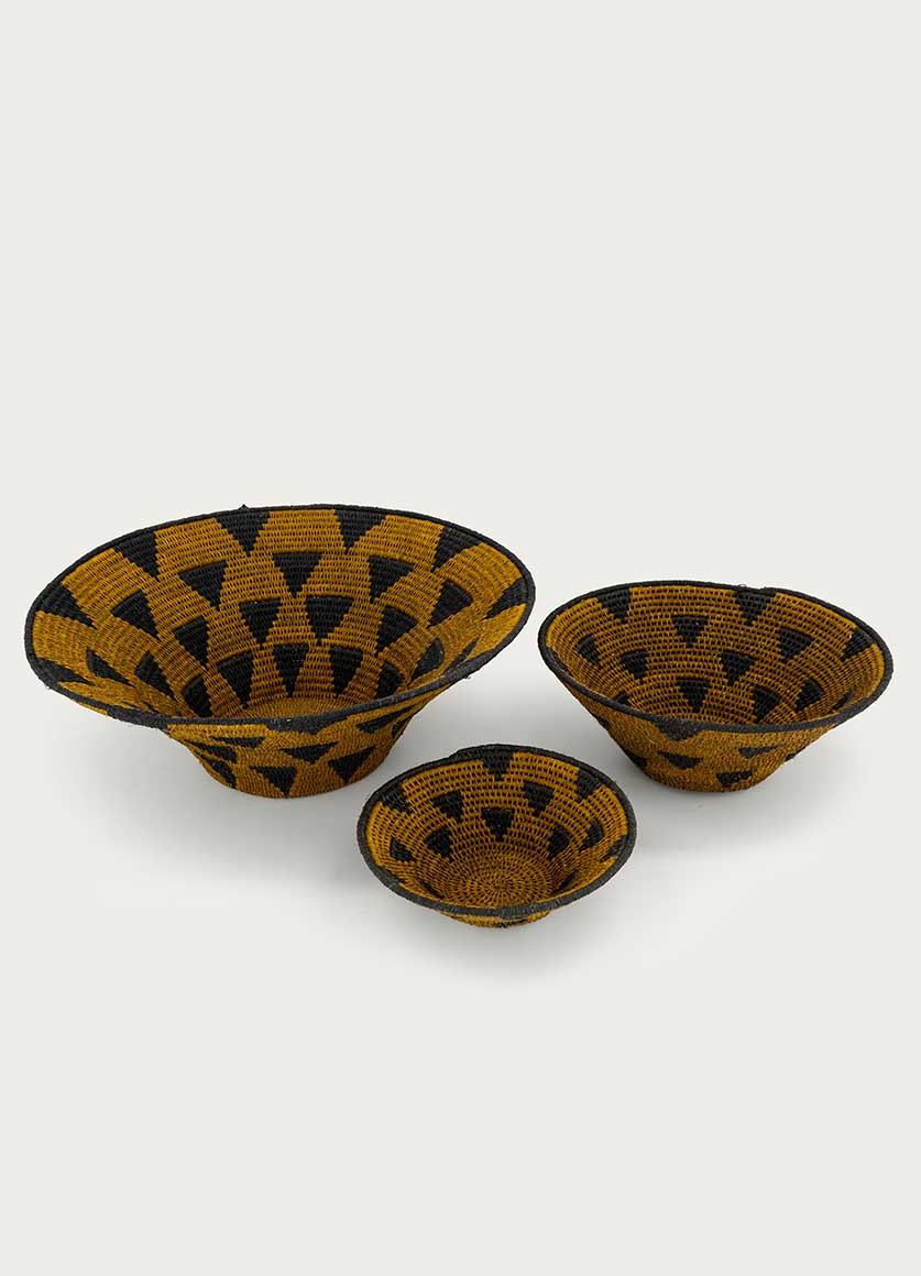 LITTLE TRIANGLES BASKETS  IN COLOURS GINGER AND BLACK MEDIUM