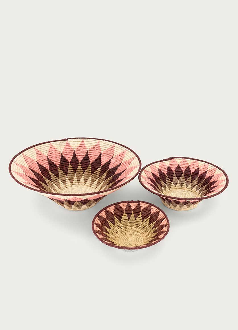 TRADITIONAL DIAMOND BASKET  IN CREAM , OYSTER, PINK AND  AUBERGINE SMALL